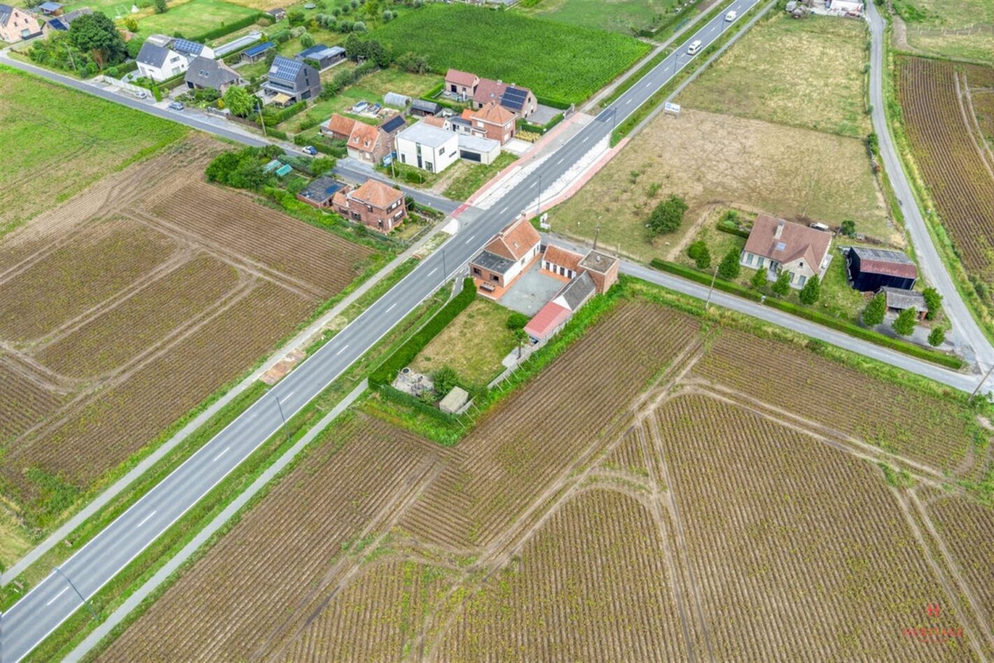27922